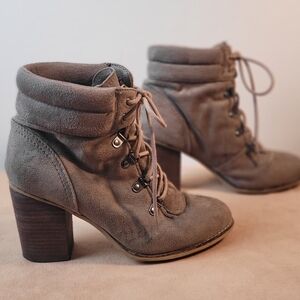SM New York BOOTS 9 TAUPE Block Heel Lace-up suede Giulianna tan Bohemian Combat